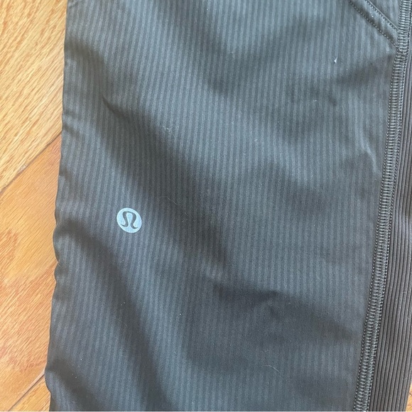 Lululemon Dance Studio Mid-Rise Khaki Green Athletic Pants Joggers Crop 25" Sz 4 - Picture 11 of 14